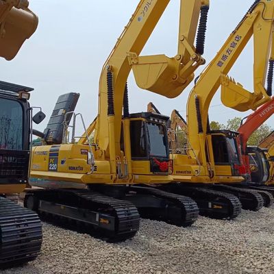 Gebrauchtes Komatsu PC220 Bagger mit Original-Hydraulikzylinder in Japan