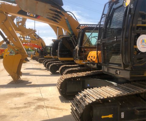 Gebrauchtes Komatsu PC200 Bagger mit 0-2000 Arbeitsstunden und Maschinengewicht von 20000 KG