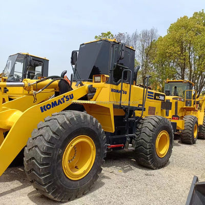 Komatsu WA 380 Gebrauchtlader in Baustoffgeschäften mit hervorragender Leistung