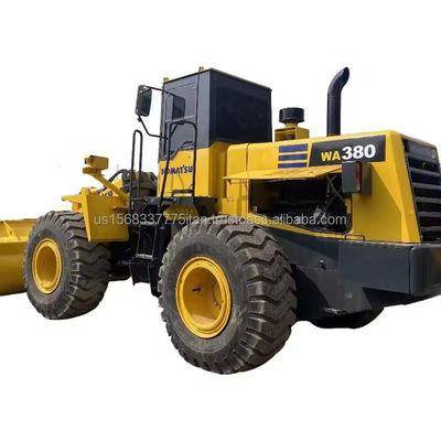 Gebrauchtes Komatsu WA 380-Lader mit geringer Arbeitszeit und hervorragender Leistung