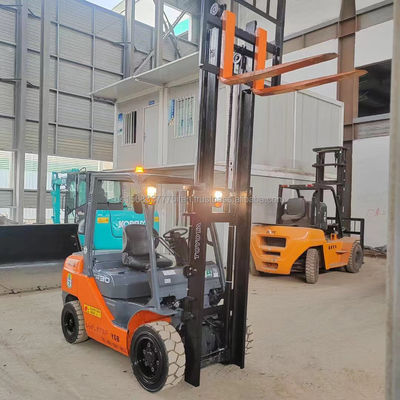 Verhältnismäßiger TOYOTA 8F30 Gabelstapler zum Verkauf Gebraucht Dieselmotor 1000MM Gabellänge