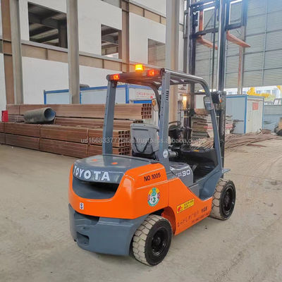 Verhältnismäßiger TOYOTA 8F30 Gabelstapler zum Verkauf Gebraucht Dieselmotor 1000MM Gabellänge