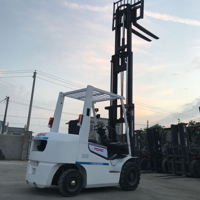 2.5 Tonnen TCM-Forklift mit Original-Hydraulikpumpe auf dem japanischen Markt