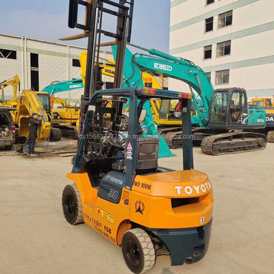 Toyota FD50 Gabelstapler in gutem Zustand mit 3 Tonnen Betriebsgewicht im Lager