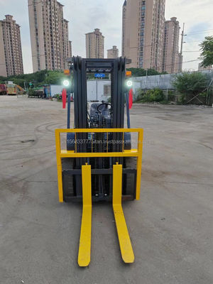 Gebraucht kleiner Komatsu Gabelstapler 3 Tonnen mit Hangcha-Motor und Original-Hydraulikpumpe