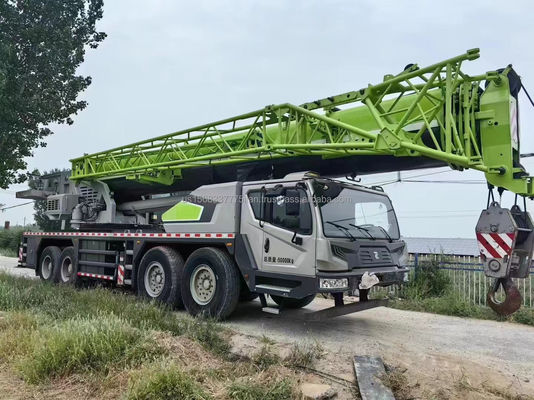 Gebrauchtes Zoomlion 90-Tonnen-Kran mit maximaler Hebhöhe von 4,5 m und hervorragender Leistung