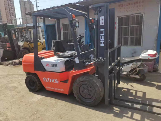 Helikopter-Diesel-Forklift mit einer Höhenhöhe von 2,5 m und einer Forklänge von 2 m