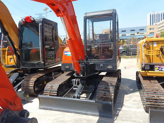 Gebraucht DOOSAN DH55 Bagger mit guter Effizienz und Original Hydraulikzylinder
