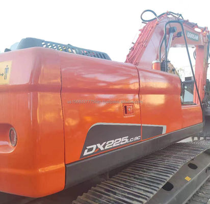 DOOSAN DH225 Bagger mit geringer Arbeitszeit und guter Leistung Doosan Motor
