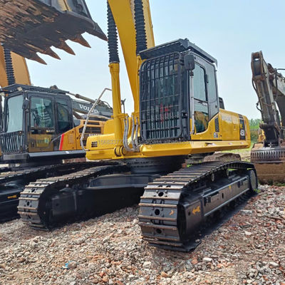Gebrauchtes Komatsu PC450-7 Bagger mit 2M3 Eimerkapazität und Original-Hydraulikventil