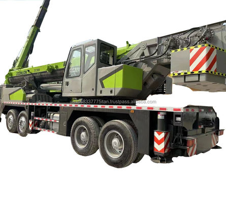 4.5m Max. Hebhöhe 70000 kg Gewicht verwendet Zoomlion 70 Tonnen Kran für den Bau