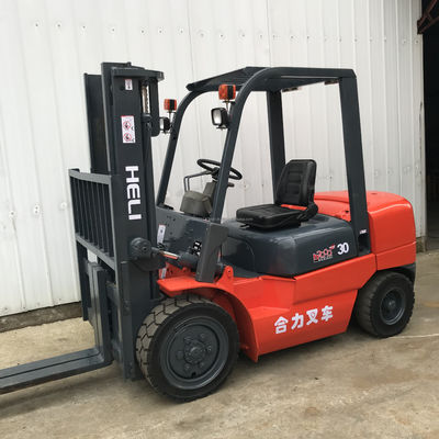 Gebrauchte Hubschrauber-Diesel-Forkliftfahrzeuge 2 t 4 t 6 t 7 t 3,5 t 3 t CPCD20 CPCD30 CPCD40