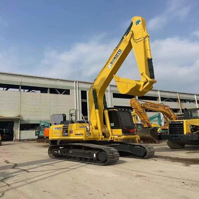 Gebrauchtes Komatsu PC220 EXKAVATOR mit 1,2 M3 Eimer Kapazität und 119 kW Leistung zu erschwinglichen Preisen