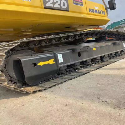 Gebrauchtes Komatsu PC220 EXKAVATOR mit 1,2 M3 Eimer Kapazität und 119 kW Leistung zu erschwinglichen Preisen