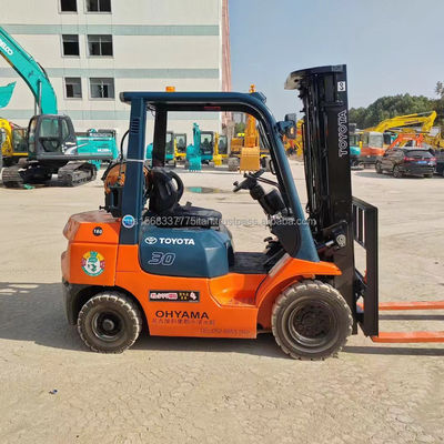 Gebäudewerkstätten Gebraucht 2012 TOYOTA 7F30 Diesel Gabelstapler mit und angemessen