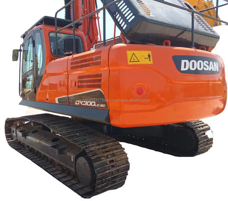 30TON Gebraucht DOOSAN DX300 Bagger mit guter Effizienz und Original-Hydraulikzylinder